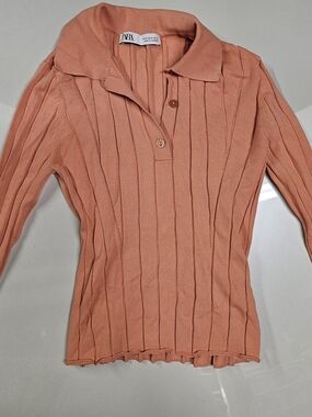 Zara Long-Sleeve Ribbed Polo Top in Coral Peach